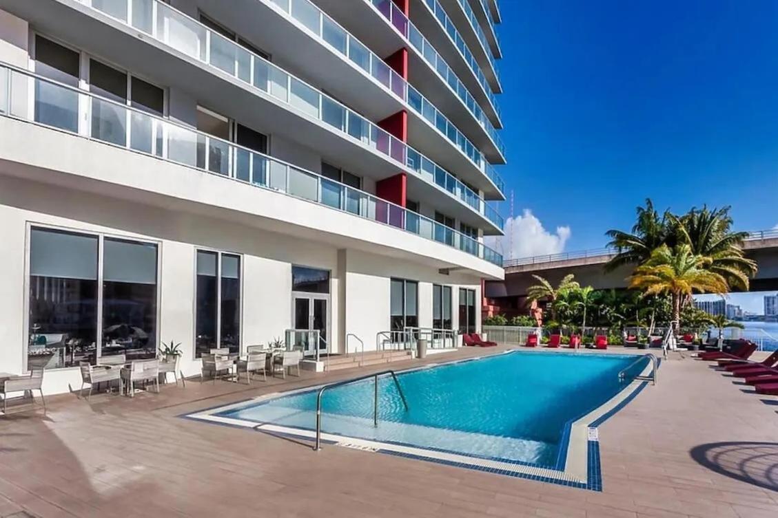 Beautiful View Studio, Area * Hallandale Beach